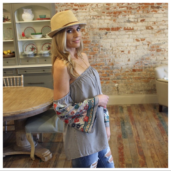 ✨LAST✨ Pin stripe off shoulder embroidered  top - Picture 2 of 4